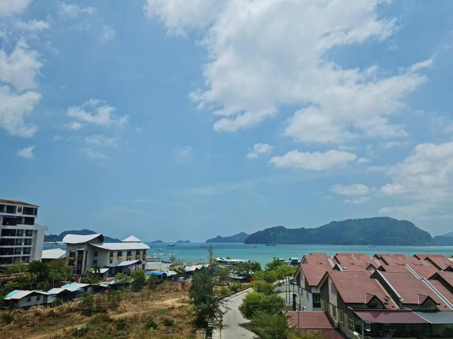 Full Moon Apartment Kuah Bagian luar foto
