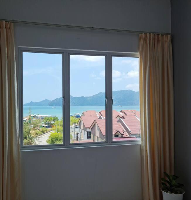 Full Moon Apartment Kuah Bagian luar foto