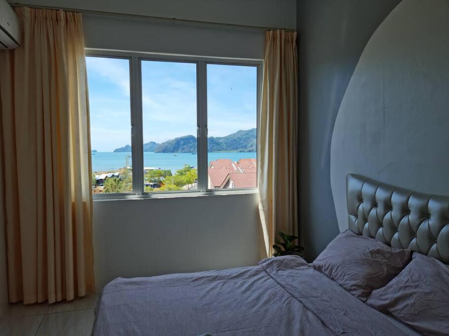 Full Moon Apartment Kuah Bagian luar foto