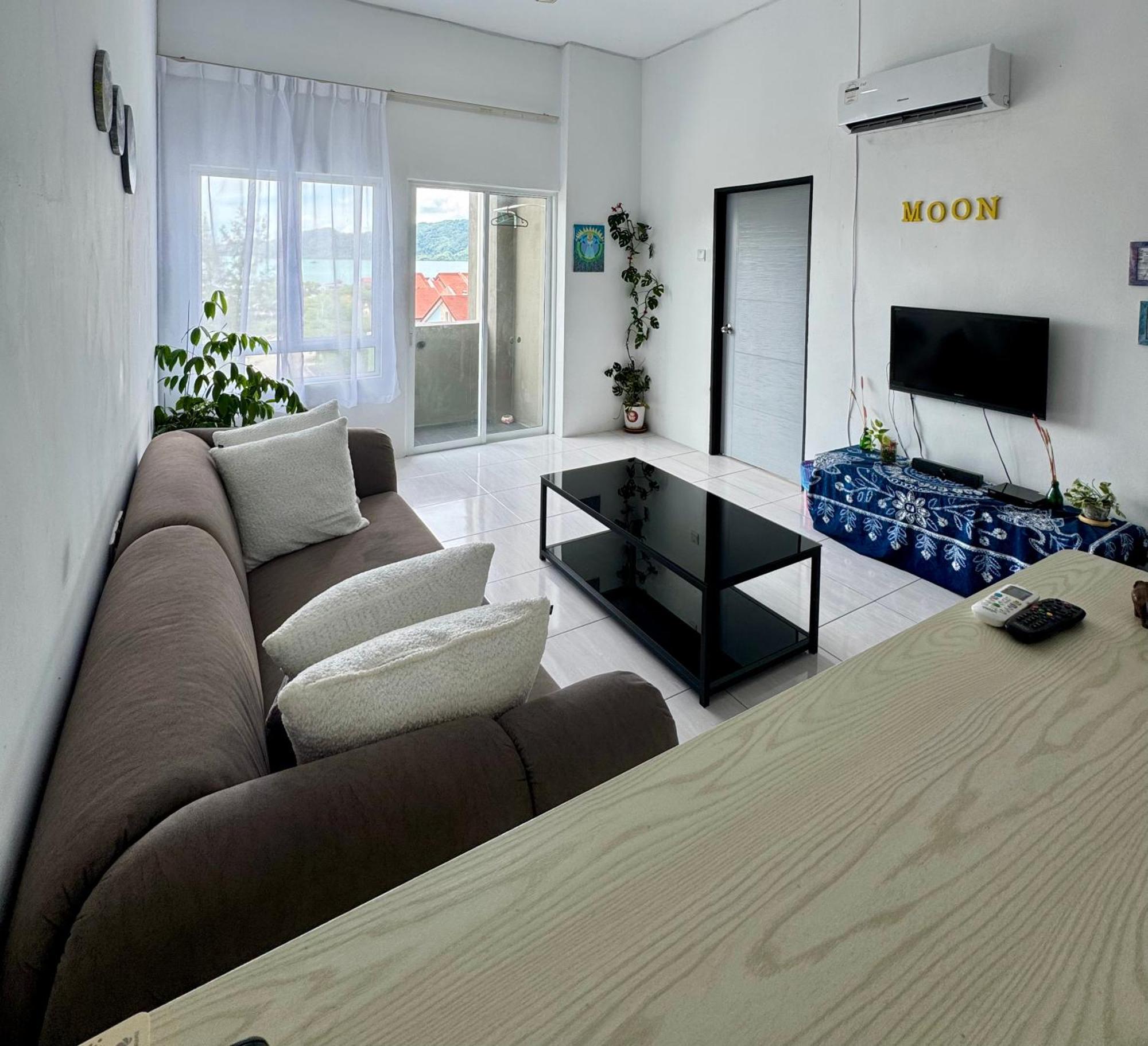 Full Moon Apartment Kuah Bagian luar foto