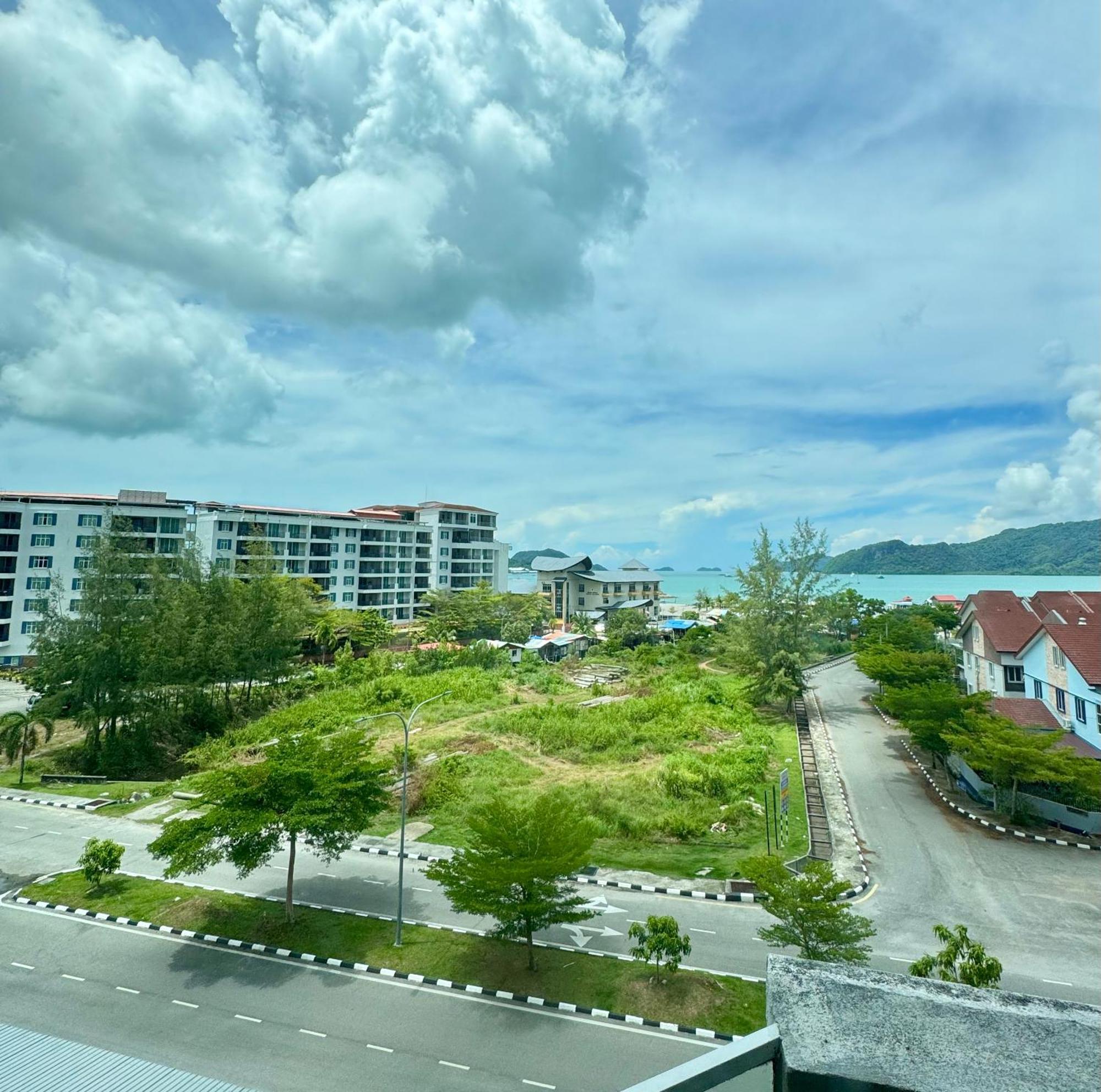 Full Moon Apartment Kuah Bagian luar foto