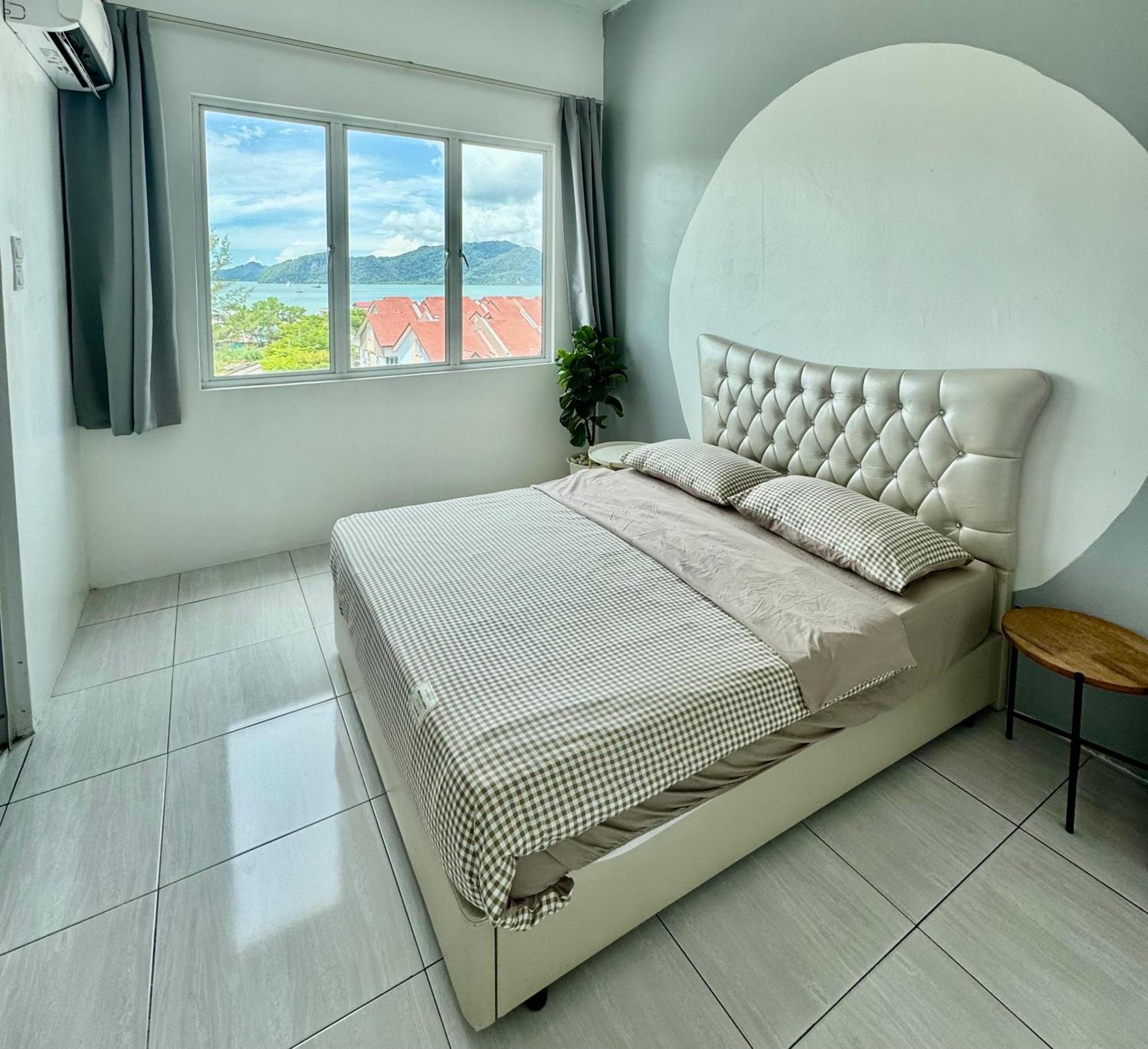 Full Moon Apartment Kuah Bagian luar foto